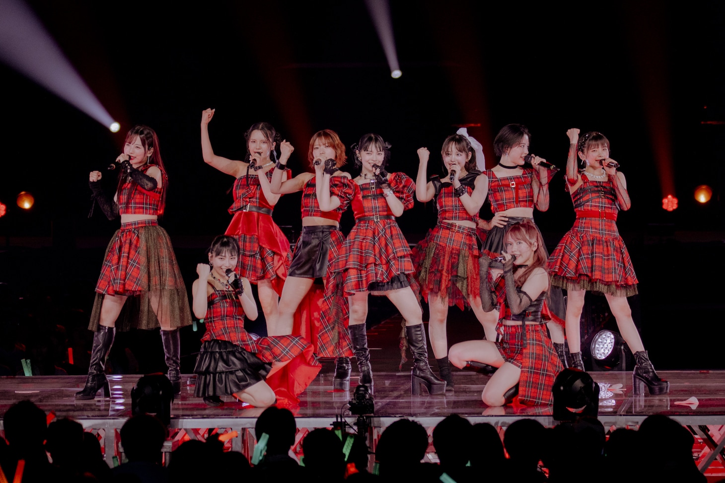 「アンジュルム 10th Anniversary tour 2025春『桜梅桃李』上國料萌衣 FINAL ～お先はまっキラ！～」の様子。