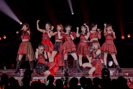 「アンジュルム 10th Anniversary tour 2025春『桜梅桃李』上國料萌衣 FINAL ～お先はまっキラ！～」の様子。