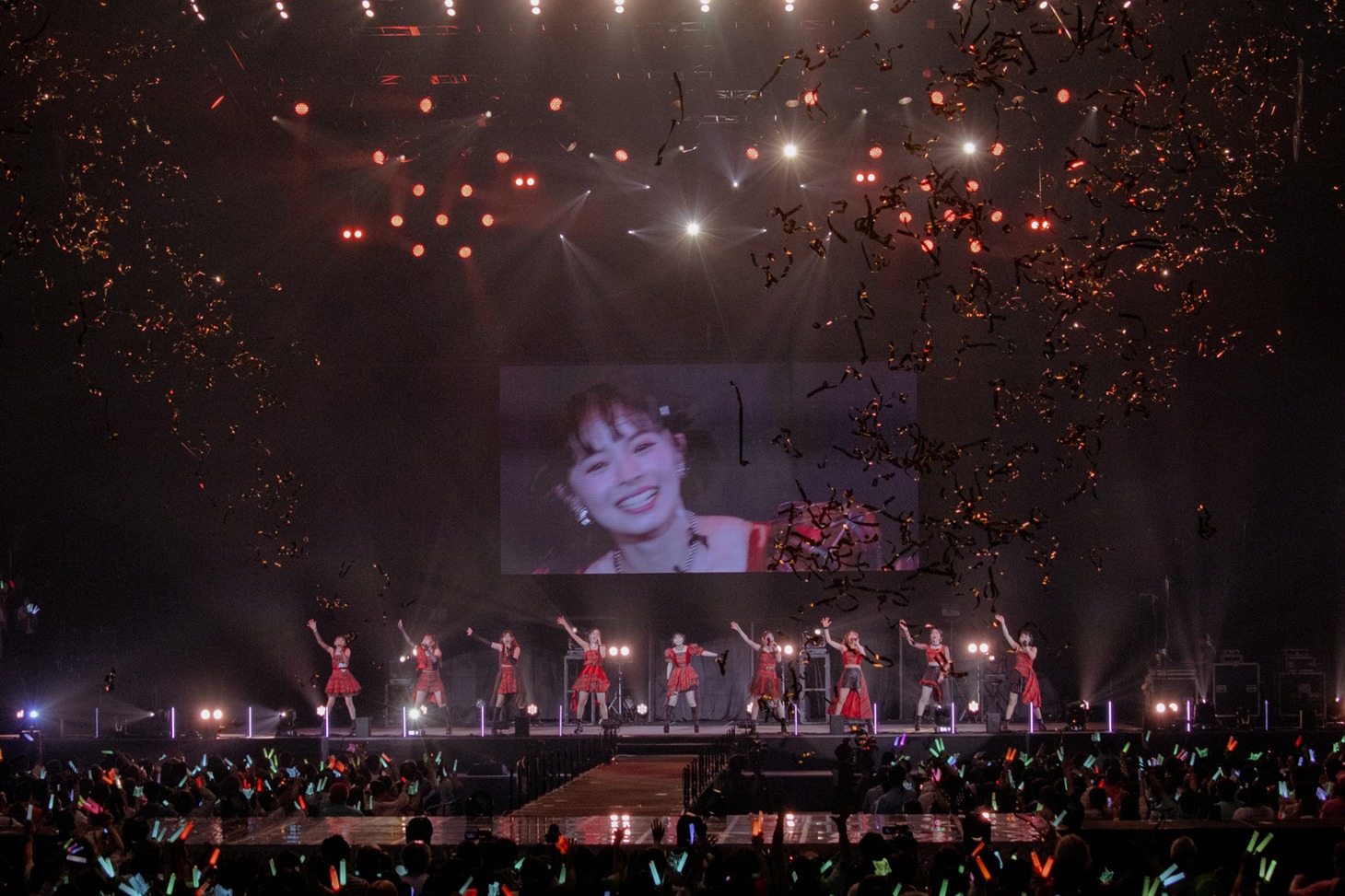 「アンジュルム 10th Anniversary tour 2025春『桜梅桃李』上國料萌衣 FINAL ～お先はまっキラ！～」の様子。