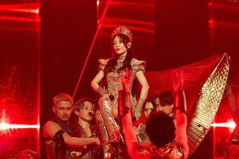 浜崎あゆみのパフォーマンスの様子。（写真提供：NHK）