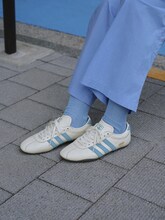 adidas Originals「TOKYO」ABCマート限定モデルを履く山崎天（櫻坂46）。