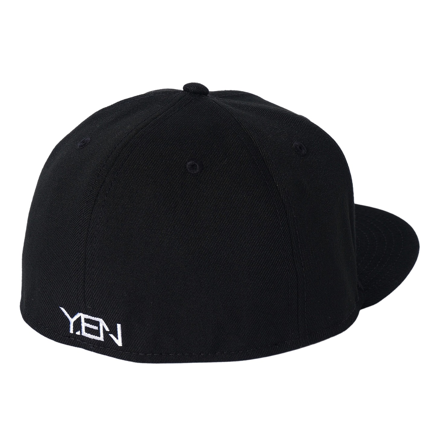 YENTOWNとNEW ERAのコラボベースボールキャップ。