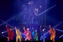 「3rd Live Tour『Lienel a go-go!』」より、「Lienel 歌謡SHOW」の様子。
