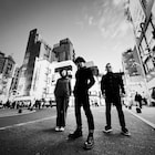 eastern youthとkurayamisaka、真夏の「極東最前線」でツーマンライブ