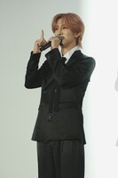 「10NAOちゃん！」を披露するNAOYA。