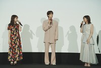 左から畑芽育、山中柔太朗、星野夢奈。