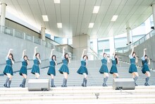 「3秒ルール」をパフォーマンスするRain Tree。