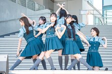 「つまり」をパフォーマンスするRain Tree。