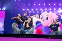 西野カナ「Fall In Love With You Again Tour 2025」埼玉・さいたまスーパーアリーナ公演の様子。