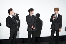 左から佐藤景瑚、河野純喜、與那城奨。Ⓒ2025「JO1 THE MOVIE『未完成』-Bon Voyage-」製作委員会