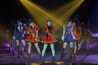 「Juice=Juice Concert Tour 2025 Crimson×Azure Special」の様子。