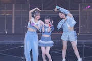 左から石山咲良、川嶋美楓、遠藤彩加里。