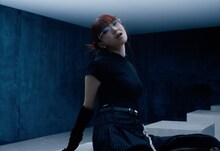 ExWHYZ「iD」ミュージックビデオより。