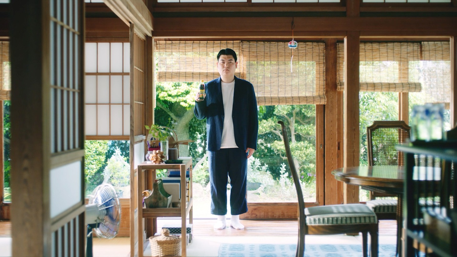 Web CM「冷やし中華のつゆ『楽しい夏をたっぷりと。ジェロニモゲーム』」編より。