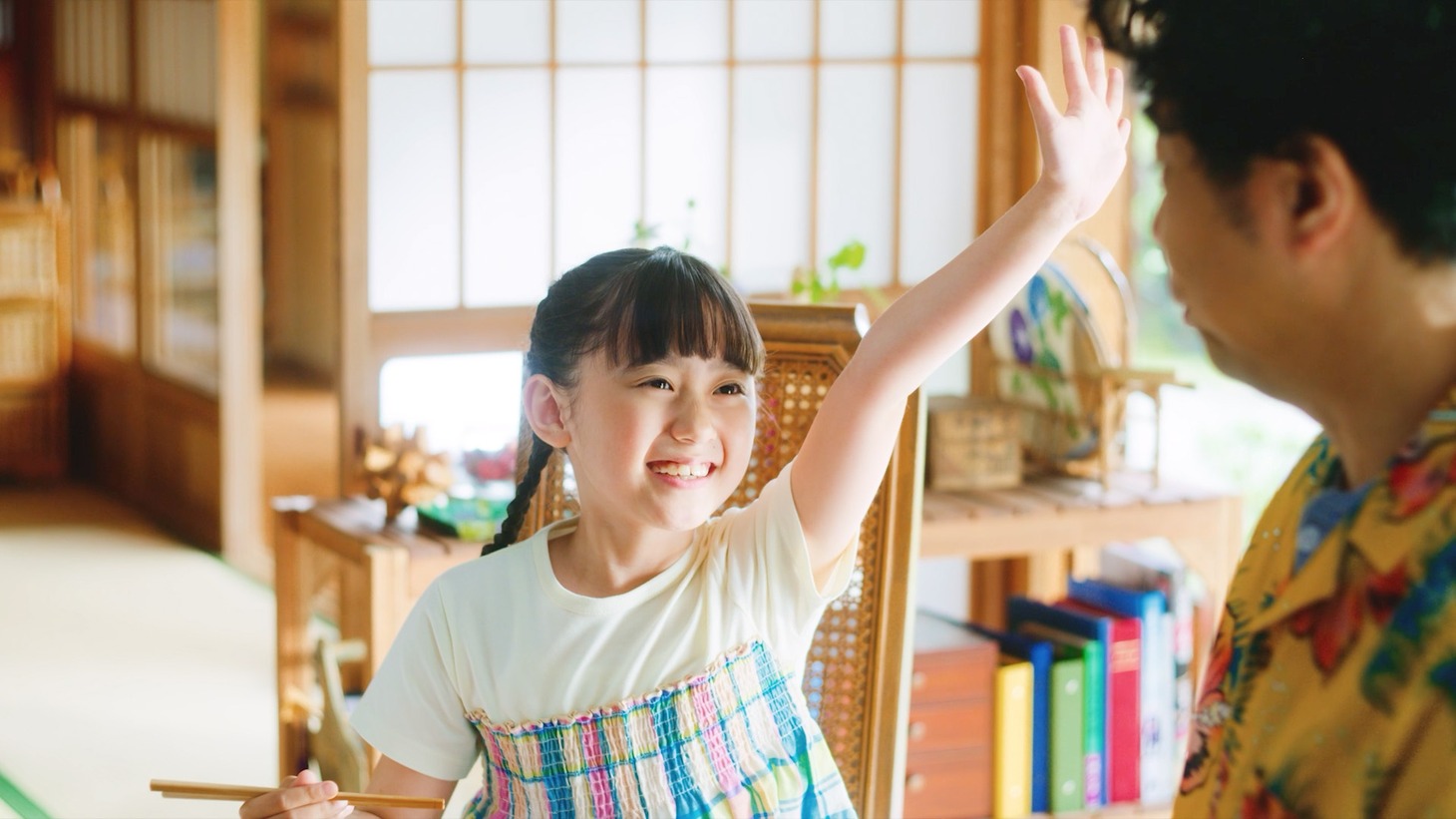 Web CM「冷やし中華のつゆ『楽しい夏をたっぷりと。ジェロニモゲーム』」編より。