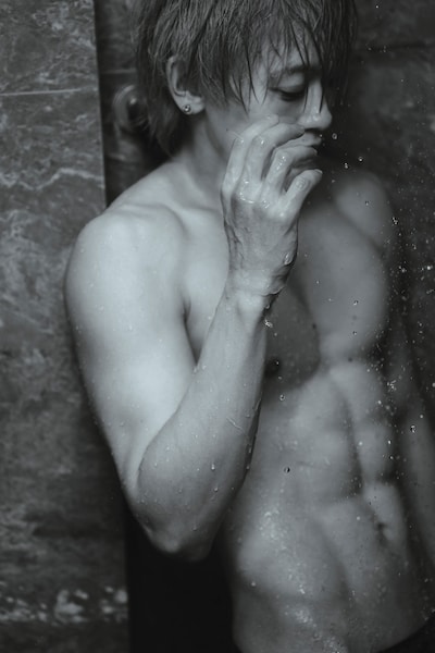 体脂肪率を6%まで絞ったシューヤ（超特急）。©︎SDP