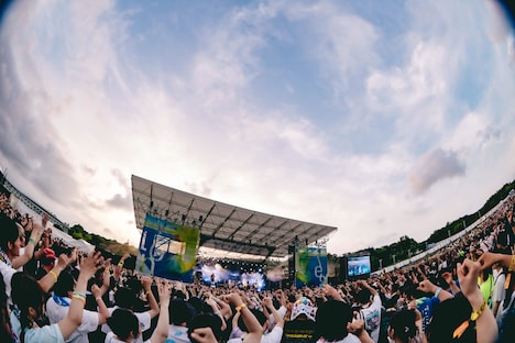 04 Limited Sazabysのライブの様子。（撮影：藤井拓）