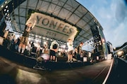 フォーリミ主催「YON FES」“自慢の友達”とともに大団円!油性ペンで約束された10周年へ