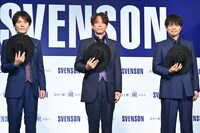 ハットを手にクールな表情を浮かべるトニセン。