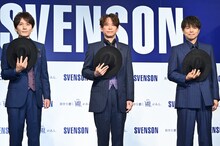 ハットを手にクールな表情を浮かべるトニセン。