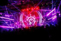 「Devil ANTHEM. ONE MAN LIVE 2025～early summer～『R-Completion』」の様子。（撮影：笹森健一）