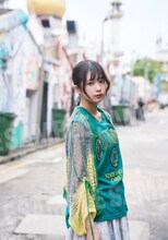 小久保柚乃「こくぼづかん 2」MUVUSイベント特典  ©中村和孝 / 小学館