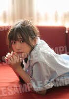 小久保柚乃「こくぼづかん 2」ヴィレッジヴァンガード渋谷本店イベント特典 ©中村和孝 / 小学館