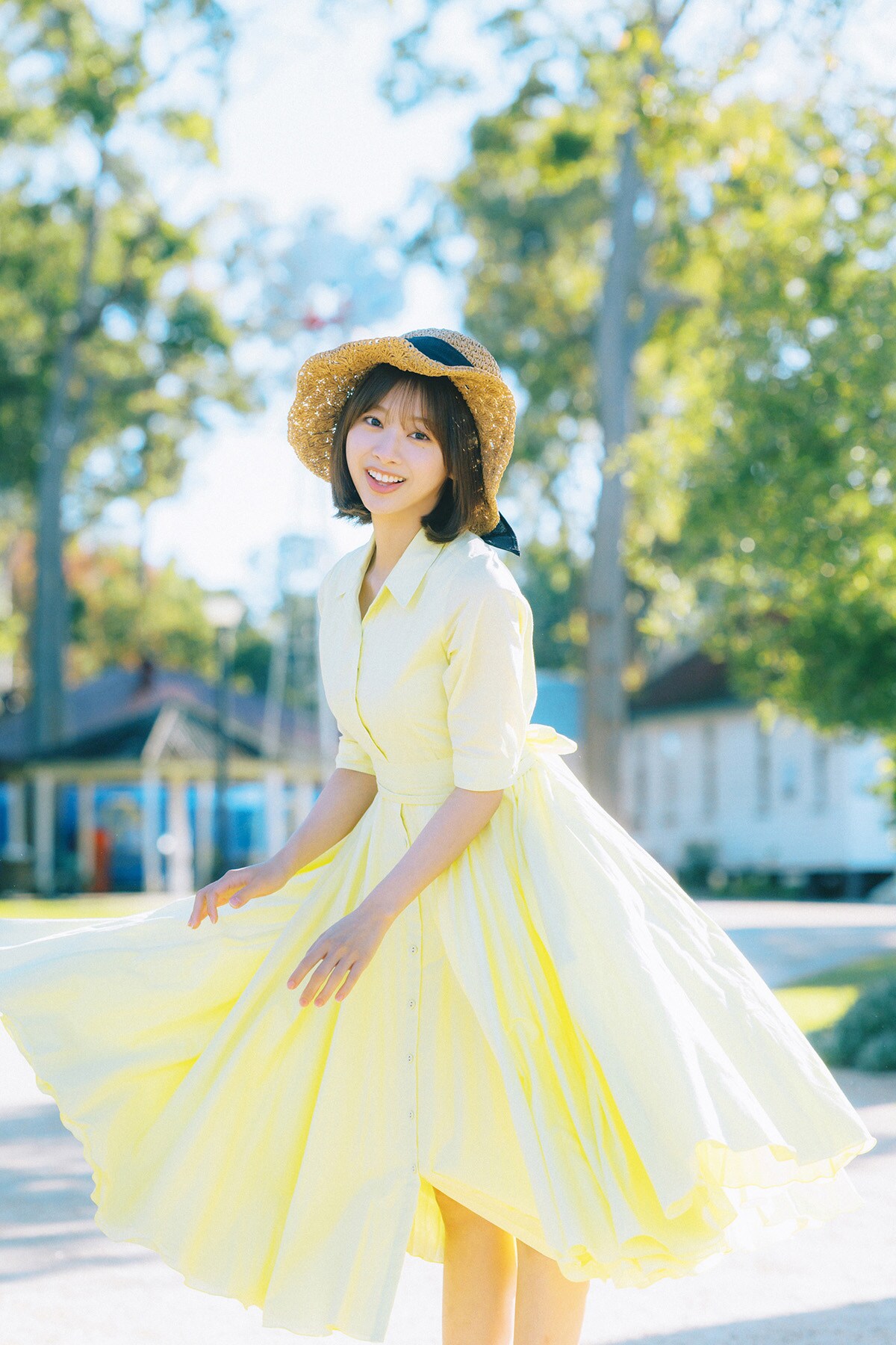 富田鈴花（日向坂46）1st写真集の掲載ショット。（撮影：峠雄三