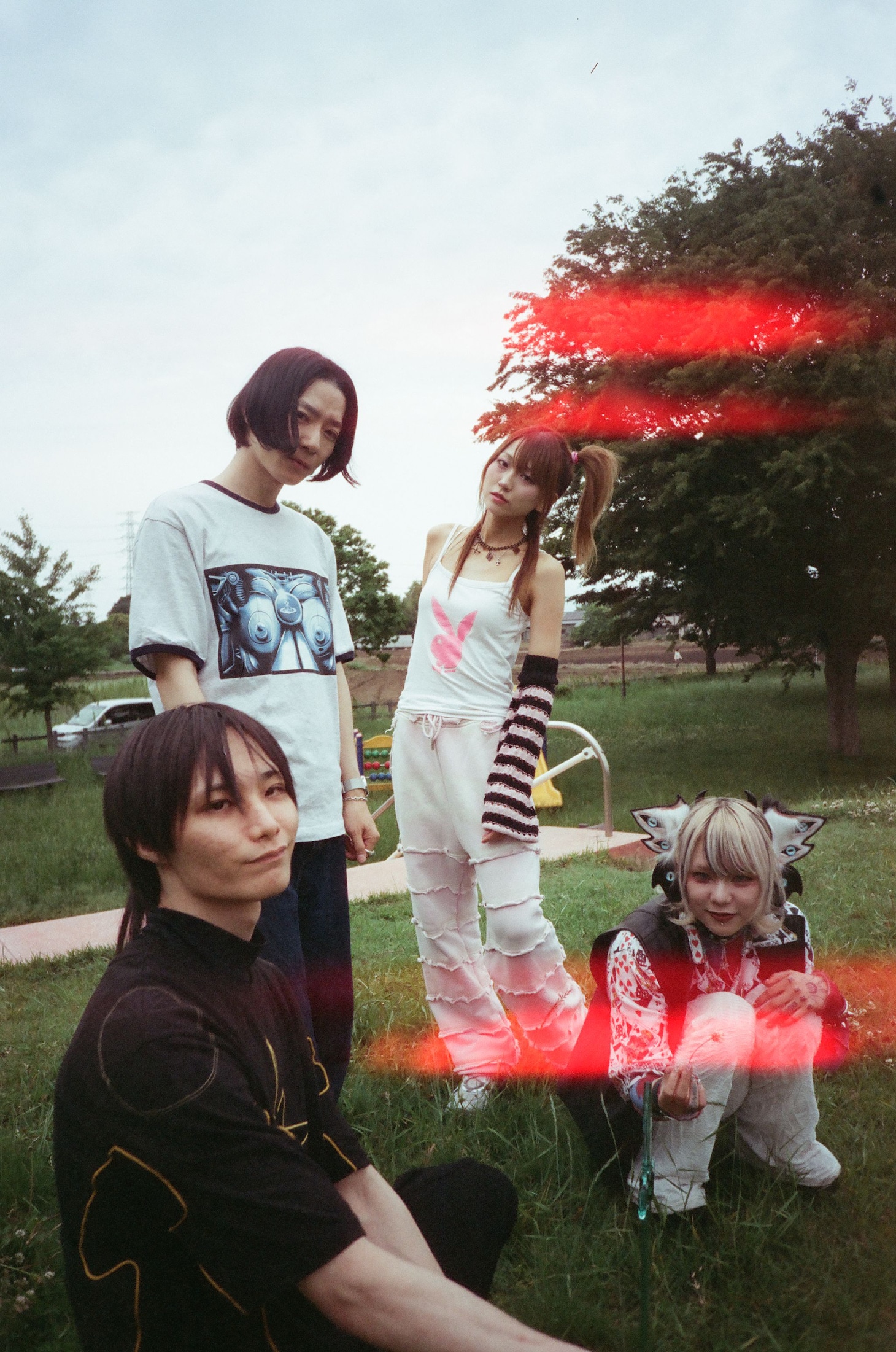左からROAR（STARKIDS）、Gigandect、カナミル（おやすみホログラム）、4s4ki。