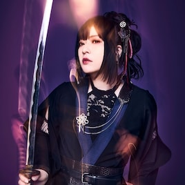 鈴華ゆう子、9年ぶりソロアルバム「SAMURAI DIVA」発表