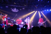 SWALLOW「Northern Blood -北国の血-」の様子。