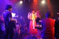 SWALLOW「Northern Blood -北国の血-」の様子。