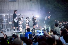 「yosugala 3rd anniversary live「『progress the night -日比谷公園大音楽堂-』」の様子。