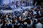 「yosugala 3rd anniversary live「『progress the night -日比谷公園大音楽堂-』」の様子。