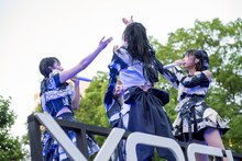 「yosugala 3rd anniversary live「『progress the night -日比谷公園大音楽堂-』」の様子。