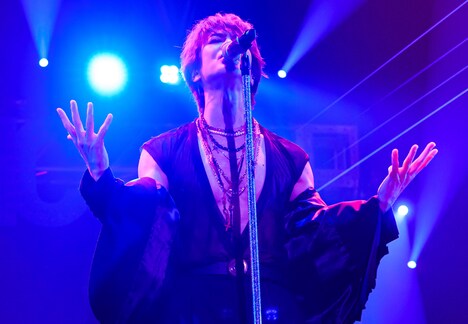 貴水博之(Vo)(撮影:佐藤広理)