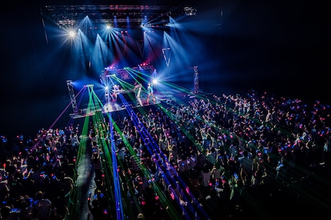 「access ELECTRIC NIGHT 2025」最終公演の様子。(撮影:佐藤広理)