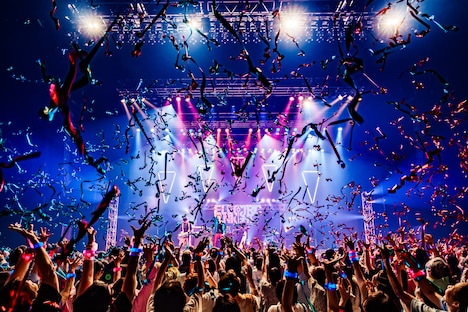 「access ELECTRIC NIGHT 2025」最終公演の様子。(撮影:佐藤広理)