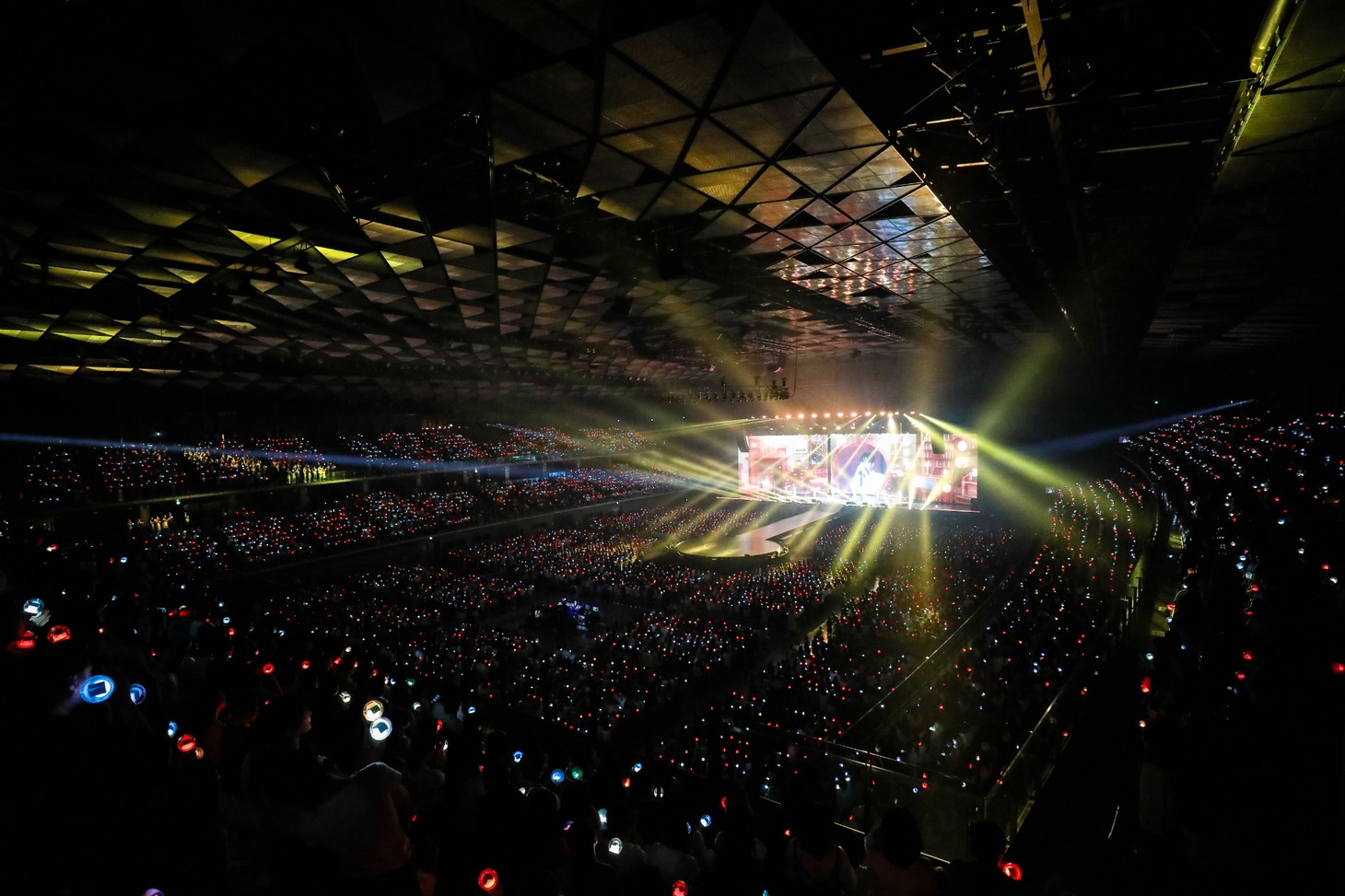 「BOYNEXTDOOR TOUR 'KNOCK ON Vol.1' ENCORE IN JAPAN」の様子。(P)&(C) KOZ Entertainment.
