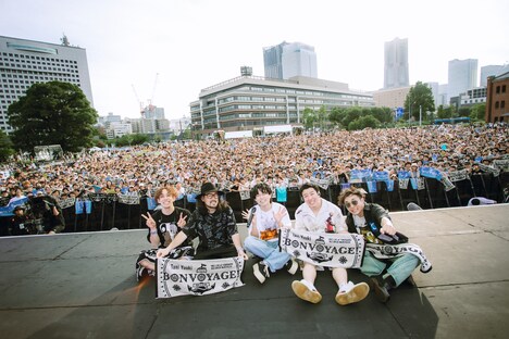 「Tani Yuuki Free Live "Bon Voyage!" at横浜赤レンガ倉庫」の様子。（Photo by Yoshihiro Sakata）