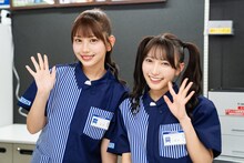 左から白石まゆみ、山内咲奈。