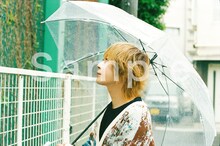 「Aqua Timez 太志 詩写真集 同じ窓から見た違う月」紀伊國屋書店特典ポストカード（撮影：川島小鳥）