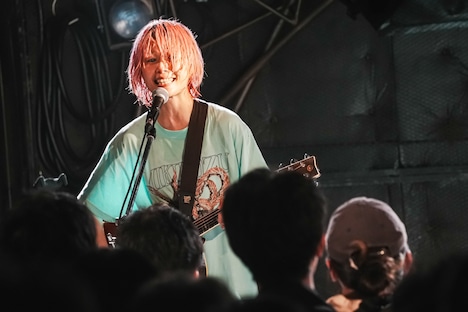 鈴木実貴子（Vo, G）