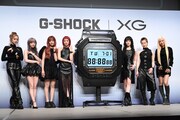 G-SHOCKを着けたXG。