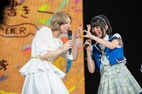 小林歌穂（左）と小久保柚乃（右）。