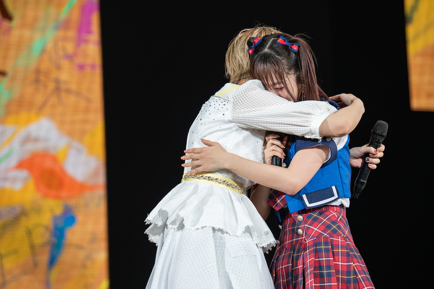 小林歌穂（左）と桜木心菜（右）。