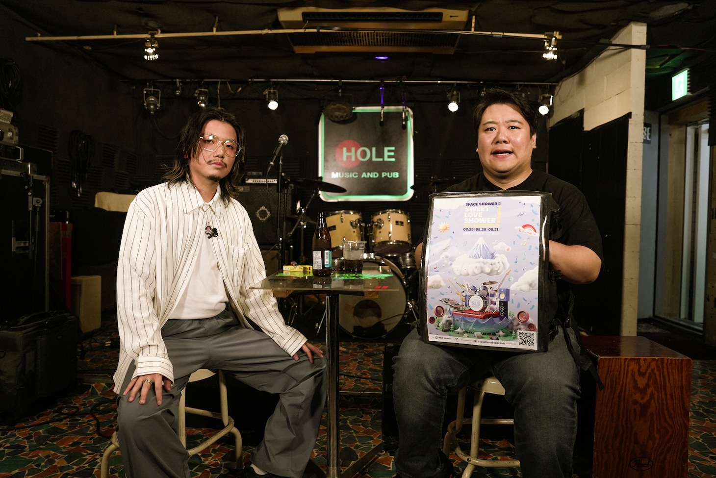 左から小原綾斗、ニシダ。
