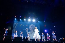 メンバー8人にエールを送る小林歌穂。