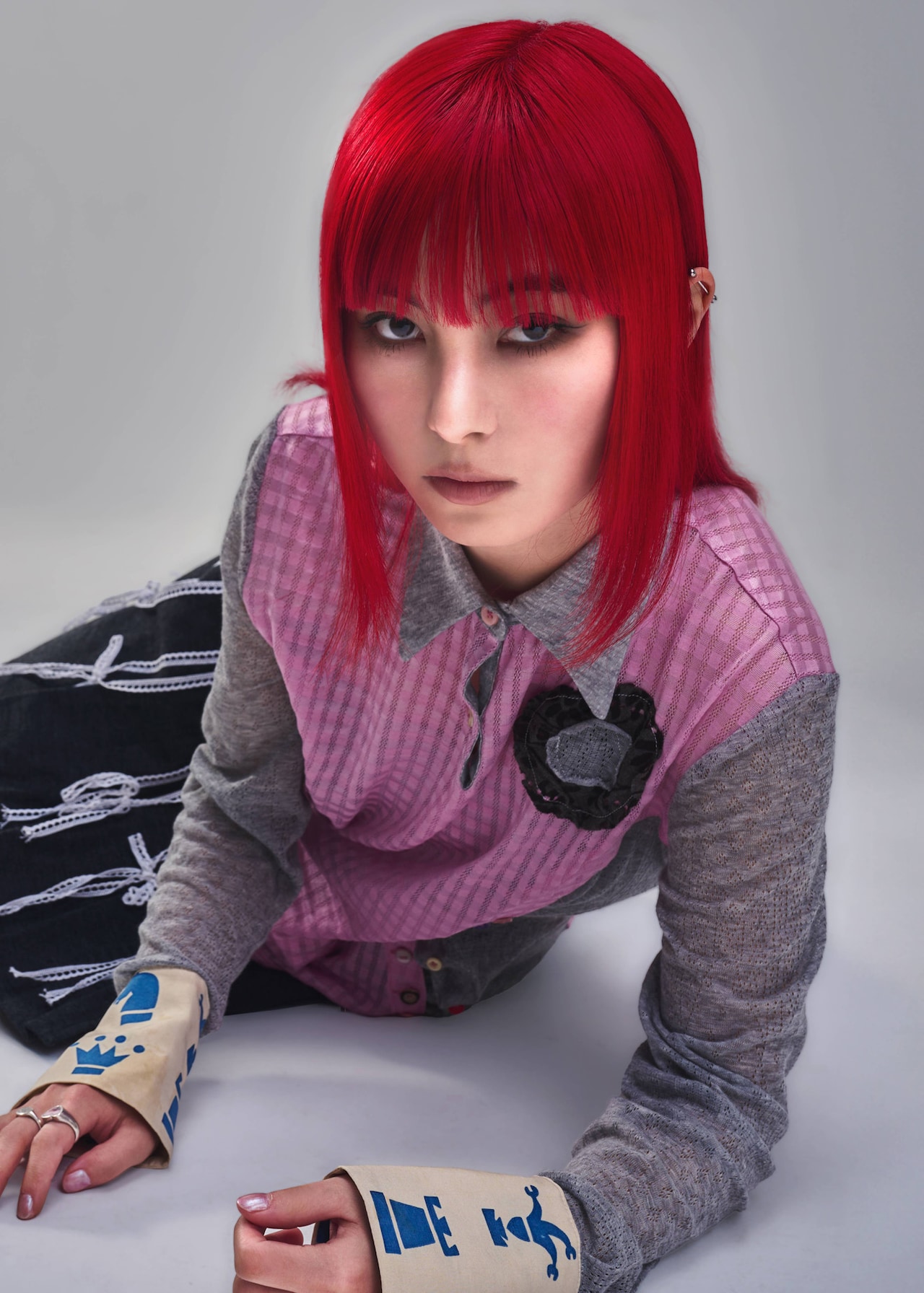 a子がスタジオライブをYouTube配信、未発表曲のパフォーマンスも