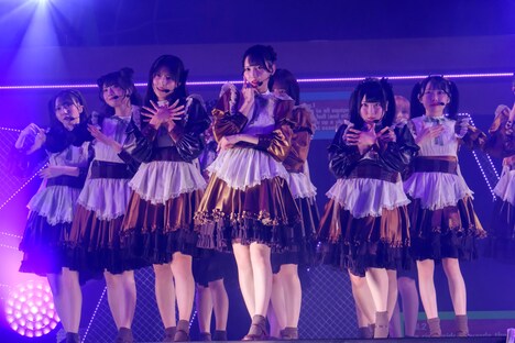 映画「≠ME THE MOVIE -約束の歌-」より、「天使は何処へ」で洗練されたダンスを披露するシーン。